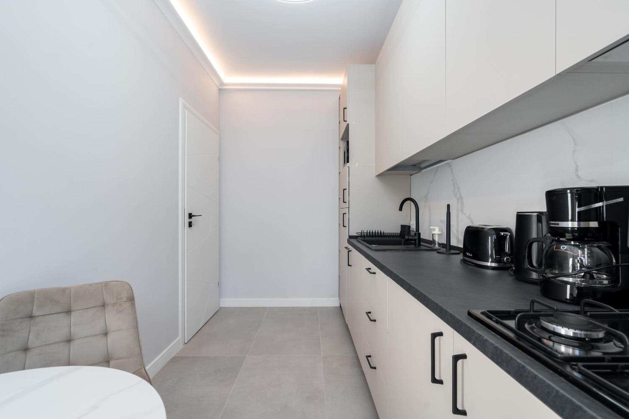 Plaza 45 Apartment *